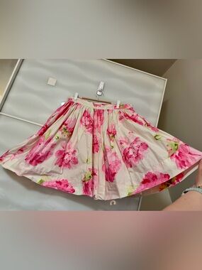 Pink and white full floral skirt. Size 16. XL skater princess POCKETS cotton